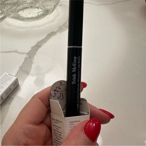 BNIB Lash Curling Tubular Mascara (Jet-Black) - Picture 3 of 3